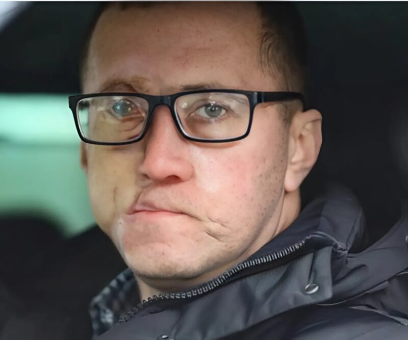 Diese Künstlerin tätowiert ein permanentes Auge auf das Gesicht eines Mannes, der nach einem tragischen Unfall entstellt wurde.