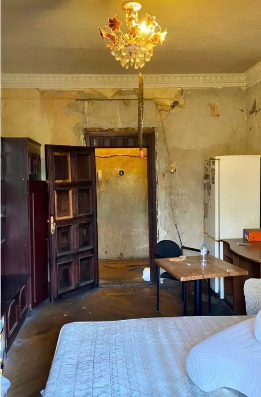 Renovierung einer Wohnung aus den 70er Jahren: Eine spektakuläre Verwandlung in einen modernen und eleganten Raum!
