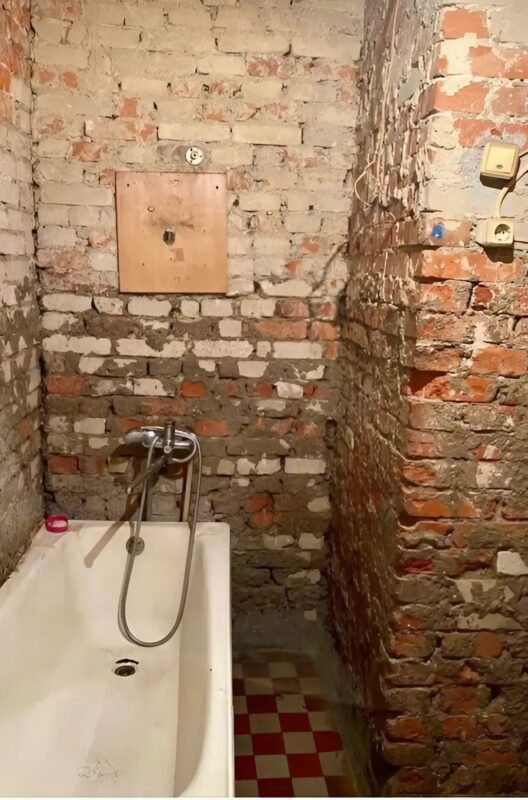 Renovierung einer Wohnung aus den 70er Jahren: Eine spektakuläre Verwandlung in einen modernen und eleganten Raum!