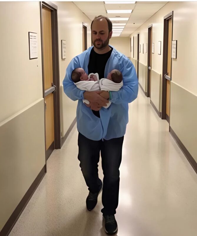 Ich sah meinen Mann aus der Klinik kommen – mit zwei Babys, die ich noch nie gesehen hatte